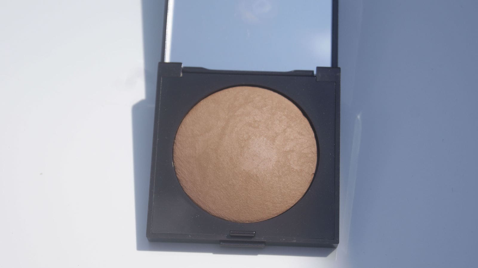 Laura Mercier Matte Radiance Baked Powder Review & Swatches