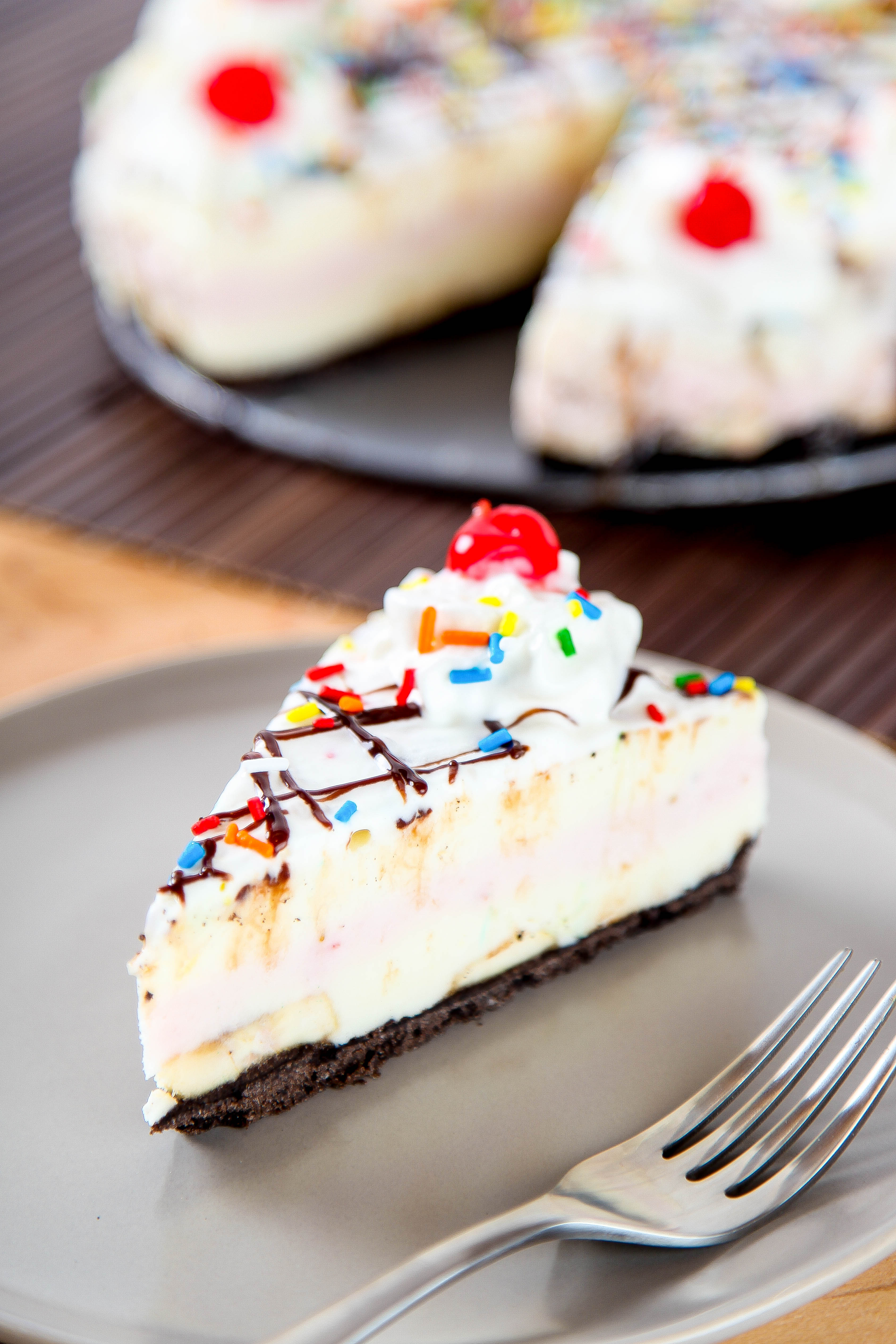 No Bake Banana Split Desset Cheesecake: