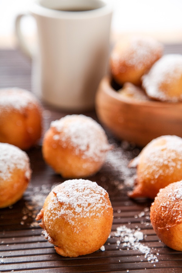 Light And Fluffy Zeppole Addictive Italian Doughnut Holes