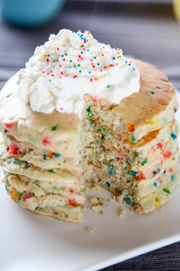 Cake Batter Funfetti Pancakes - Baking Beauty