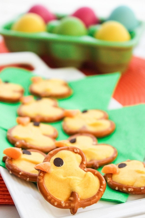 Easter Chick Pretzels