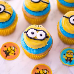 simple minion cupcakes