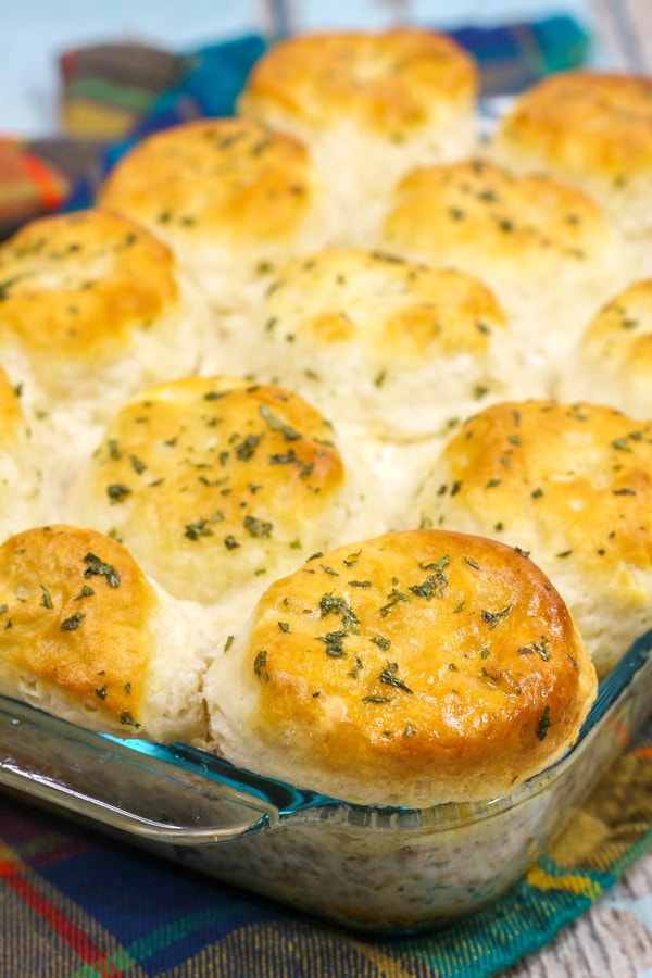 ULTIMATE BISCUITS AND GRAVY CASSEROLE Baking Beauty