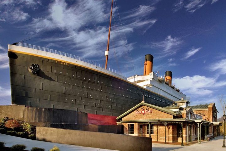 the titantic museum which resembles a ship in pidgeon forge tennessee. 