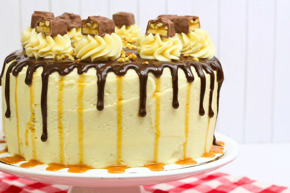 Snickers Cake