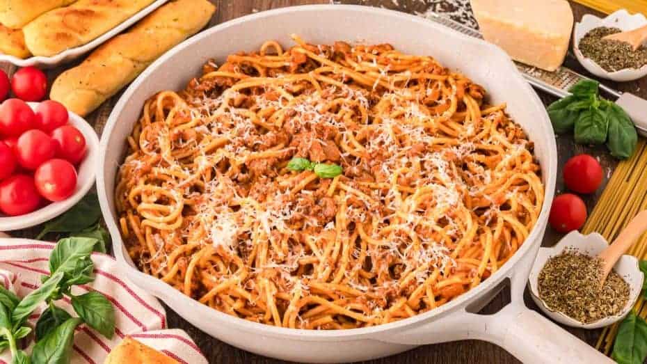 A display of One Pot Spaghetti.