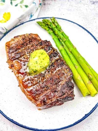 Close-up of roasted garlic cloves.