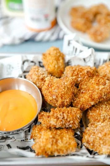 Spicy chicken nuggets with spicy mayo dipping sauce.
