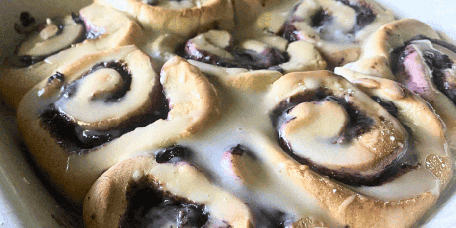 A display of Blueberry Nutella Cinnamon Rolls.