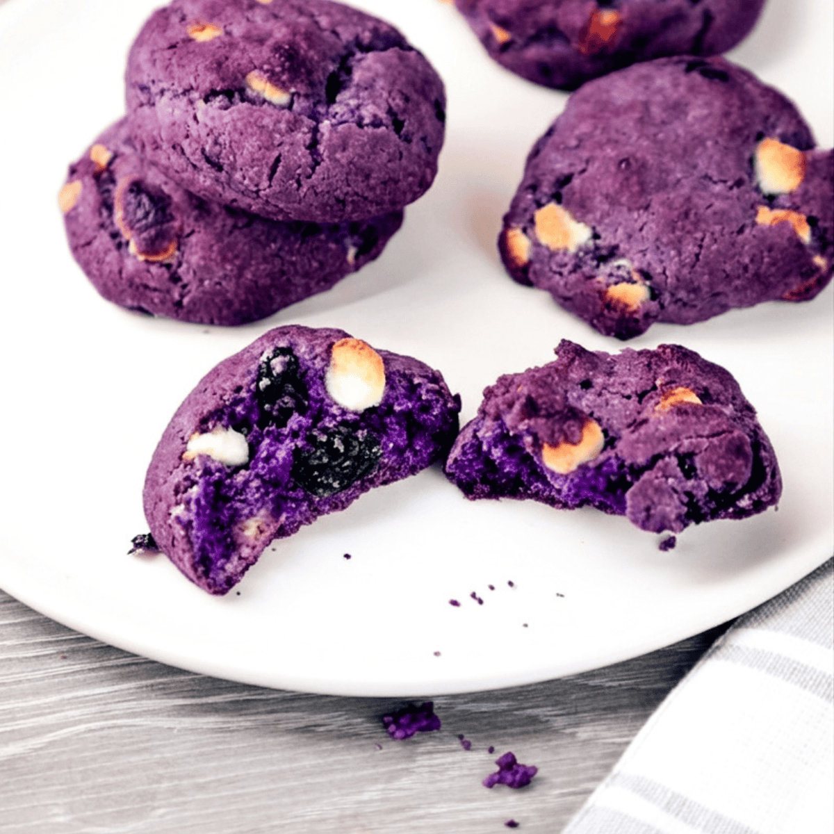 Blueberry White Chocolate Chip Cookies