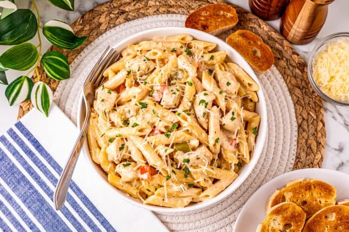 Crock Pot Cajun Chicken Pasta