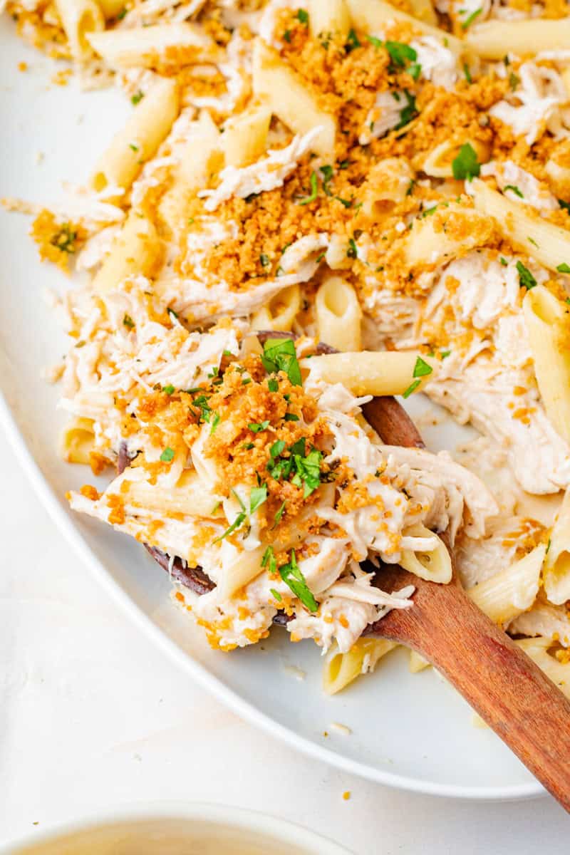 a platter of olive garden chicken pasta with panko.